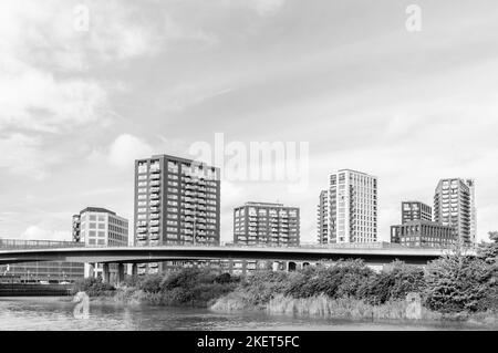 Il ponte di attraversamento Lea inferiore (a1020 m), cittadina di Canning, londra Foto Stock