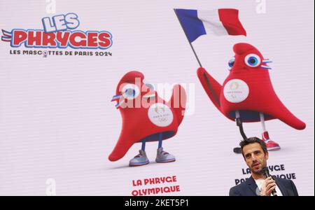 Saint Denis, Francia. 14th Nov 2022. Tony Estanguet, presidente di Parigi 2024, parla durante la presentazione dei Friges, mascotte ufficiali dei Giochi Olimpici e Paralimpici di Parigi 2024 a Saint Denis, Francia, 14 novembre 2022. Credit: Gao Jing/Xinhua/Alamy Live News Foto Stock