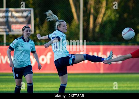 Danielle Green di Cardiff City in actionCyncoed / Cardiff City nella Orchard Welsh Premier Women's League all'USW Sports Park il 6th maggio 2021. (Pi Foto Stock