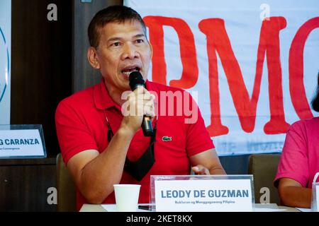 Quezon City, NCR, Filippine. 14th Nov 2022. Leody de Guzman di Bukluran ng Manggagawang Pilipino parla della necessità di smettere di tassare i poveri in modo simile ai ricchi del paese. Invece, il governo dovrebbe sviluppare una tassa di wellness dove la gente non potete permettersi di pagare la tassa o nessun reddito a è fatta eccezione dalla tassa allo stesso tempo la usano per finanziare per la società civile filippina di emergenza climatica, i capi di governo locali, i capi religiosi, E le comunità chiedono ai governi dei paesi ricchi in questa Conferenza delle parti del 27th (COP27) e al Vertice del G20 di adottare decisioni e politiche che saranno urgenti Foto Stock