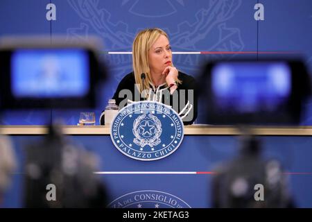 Italia, Roma, 11 novembre 2022 : il primo Ministro Giorgia Meloni incontra la stampa dopo la foto del Consiglio dei Ministri Remo Casilli/Sintesi/Alamy Stock Foto Stock