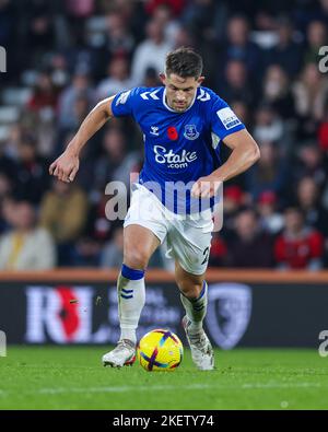 James Tarkowski di Everton in azione durante la partita della Premier League al Vitality Stadium, Bournemouth. Data immagine: Sabato 12 novembre 2022. Foto Stock