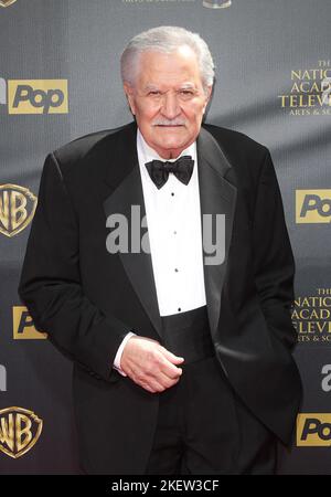 Los Angeles, Stati Uniti. 26th Apr, 2015. John Aniston partecipa al 42nd° Emmy Awards annuale di Daytime tenutosi presso il Warner Brothers Studio di Los Angeles, CA, il 26th aprile 2015. (Foto di Adam Orchon) *** Please use Credit from Credit Field *** Credit: Sipa USA/Alamy Live News Foto Stock