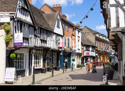 Worcester Friar Street negozi e le imprese sulla vecchia strada a graticcio nel centro di Worcester Worcester Worcester Worcester Inghilterra Regno Unito GB Europa Foto Stock