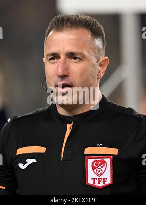 ISTANBUL - Referee Huseyin Gocek durante la partita turca Super Lig tra Fenerbahce AS e Demir Grup Sivasspor allo stadio Ulker il 7 novembre 2022 a Istanbul, Turchia. ANP | altezza olandese | GERRIT DA COLONIA Foto Stock