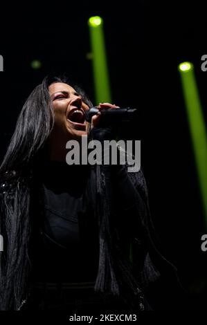 Londra, UK, 14/11/2022, cantante Amy Lee della rock band Evanescence che si esibisce in concerto al O2 di Londra. Credit: John Barry/Alamy live news Foto Stock