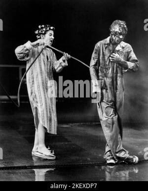 Annie Potts, Mark Hamill, on-set of the Film, 'Corvette Summer', MGM, United Artists, 1978 Foto Stock