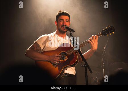 14 novembre 2022: Marcus Mumford, il cantante principale di Mumford and Sons, esegue uno spettacolo al completo presso il locale musicale indipendente The Leadmill di Sheffield il primo giorno del suo tour solistico nel Regno Unito a sostegno del suo album solista di debutto intitolato '(Self-TITED)' 2022 (Credit Image: © Myles Wright/ZUMA Press Wire) Foto Stock