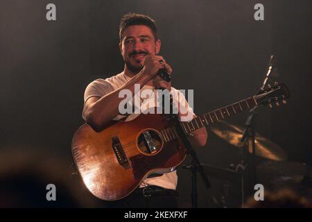 14 novembre 2022: Marcus Mumford, il cantante principale di Mumford and Sons, esegue uno spettacolo al completo presso il locale musicale indipendente The Leadmill di Sheffield il primo giorno del suo tour solistico nel Regno Unito a sostegno del suo album solista di debutto intitolato '(Self-TITED)' 2022 (Credit Image: © Myles Wright/ZUMA Press Wire) Foto Stock