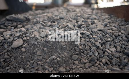 Primo piano dei carboni neri naturali per lo sfondo. Carboni industriali Foto Stock