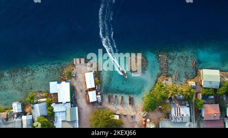 Taxi acqueo in arrivo a Buka, Papua Nuova Guinea Foto Stock