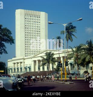 Edifici della società asiatica municipio e banca riserva di India Mumbai stato Maharashtra Foto Stock