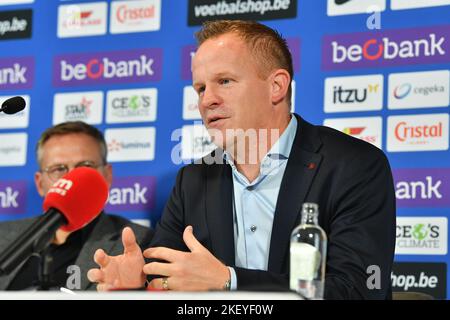 Genk, Belgio, 15/11/2022, allenatore capo di Genk Wouter Vrancken, nella foto di una conferenza stampa della squadra di calcio belga KRC Genk, martedì 15 novembre 2022 a Genk, per discutere il futuro della collaborazione con l'allenatore capo. FOTO DI BELGA JILL DELSAUX Foto Stock