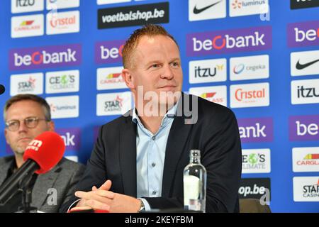 Genk, Belgio, 15/11/2022, allenatore capo di Genk Wouter Vrancken, nella foto di una conferenza stampa della squadra di calcio belga KRC Genk, martedì 15 novembre 2022 a Genk, per discutere il futuro della collaborazione con l'allenatore capo. FOTO DI BELGA JILL DELSAUX Foto Stock