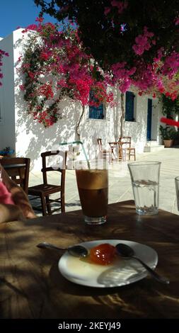 Tavola del caffè Paros Grecia isola mediterranea egeo Foto Stock