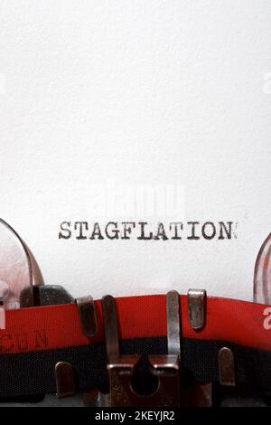 Stagflation scritto con una macchina da scrivere. Foto Stock