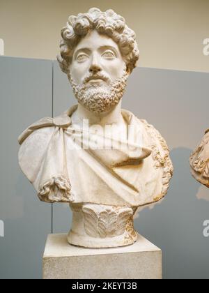 Busto di marmo dell'imperatore romano Marco Aurelio nel British Museum, Londra, Regno Unito Foto Stock