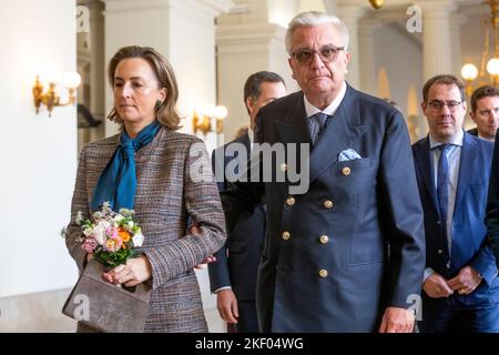 Bruxelles, Belgio. 15th Nov 2022. La principessa Claire del Belgio e il principe Laurent del Belgio hanno raffigurato durante la celebrazione della Festa del Re, al parlamento federale di Bruxelles, martedì 15 novembre 2022. BELGA PHOTO HATIM KAGHAT Credit: Belga News Agency/Alamy Live News Foto Stock