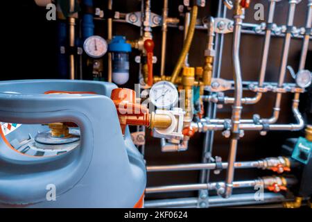 Sistema di collegamento per il riscaldamento di caldaie e altri impianti di riscaldamento e acqua. Foto Stock