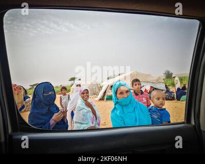 Mauritania, che circonda Chinguetti, villaggio nomade Foto Stock