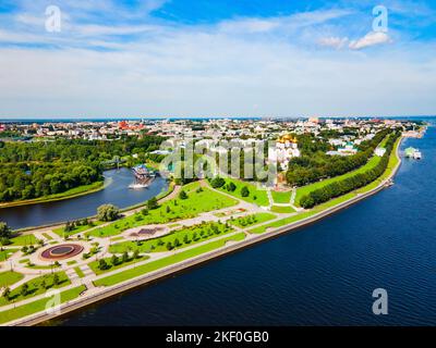 Presunzione Cattedrale o Uspensky Sobor vista panoramica aerea nella città di Yaroslavl, anello d'Oro della Russia Foto Stock