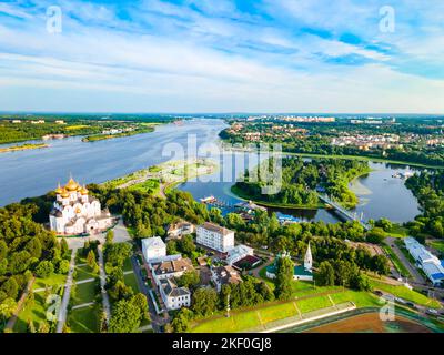 Presunzione Cattedrale o Uspensky Sobor vista panoramica aerea nella città di Yaroslavl, anello d'Oro della Russia Foto Stock