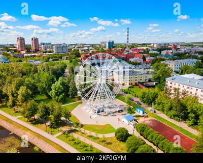 Vista panoramica aerea della città di Ivanovo e del fiume Uvod, anello d'Oro della Russia Foto Stock