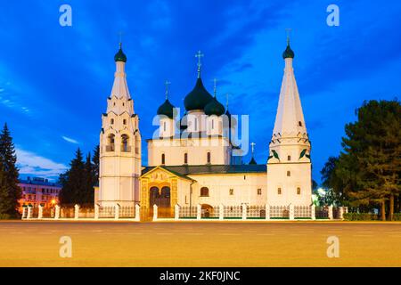 La Chiesa di Ilya o Elia il Profeta in piazza Sovetskaya nel centro della città di Yaroslavl, anello d'Oro della Russia al tramonto Foto Stock