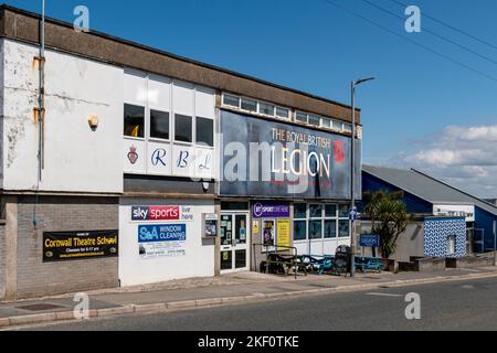 Una vista esterna del Royal British Legion Club a Newquay, Cornovaglia. L'edificio ospita anche lezioni per la Cornwall Theatre School. Foto Stock