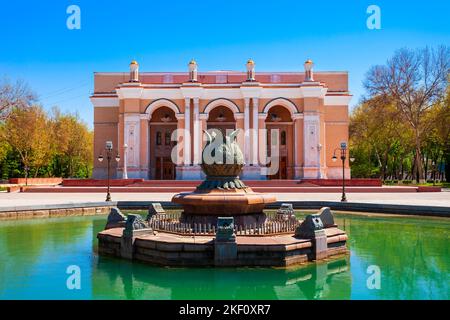 Alisher Navoi state Academic Bolshoi Theatre è il teatro nazionale dell'opera nella città di Tashkent, Uzbekistan Foto Stock