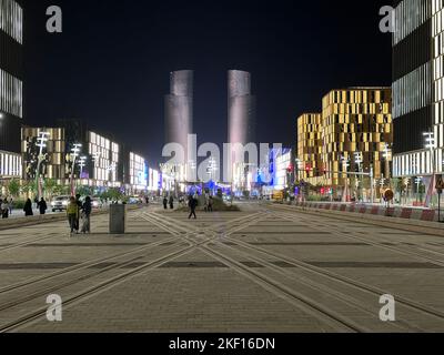 Spettacolo di droni della Torre del Lusail Plaza 4. Lusail Boulevard Qatar Foto Stock