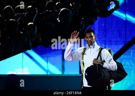 Torino, Italia. 15 novembre 2022. Felix Auger-Aliassime del Canada gesta prima del suo round robin match contro Rafael Nadal di Spagna durante il terzo giorno delle finali ATP Nitto. Credit: Nicolò campo/Alamy Live News Foto Stock