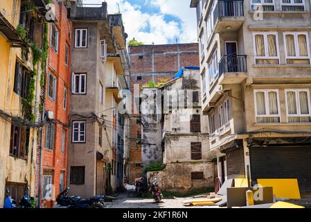 Edifici residenziali nella zona di Thamel della città di Kathmandu, Nepal Foto Stock