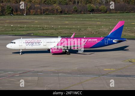 Hungarian Wizz Air Airbus A321-200 con registrazione ha-LTH all'aeroporto di Colonia-Bonn Foto Stock