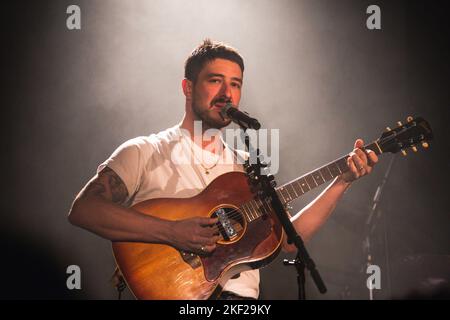 14 novembre 2022: Marcus Mumford, il cantante principale di Mumford and Sons, esegue uno spettacolo al completo presso il locale musicale indipendente The Leadmill di Sheffield il primo giorno del suo tour solistico nel Regno Unito a sostegno del suo album solista di debutto intitolato '(Self-TITED)' 2022 (Credit Image: © Myles Wright/ZUMA Press Wire) Foto Stock