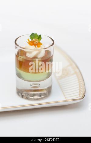 Piccolo dessert in bicchiere Foto Stock