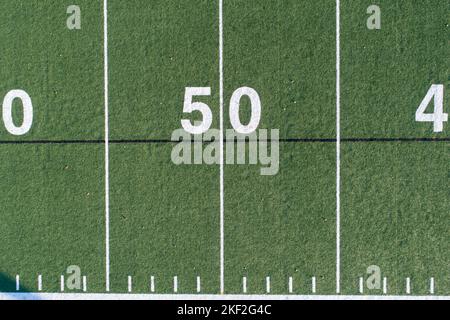 50 Linea di cantiere al campo di calcio, cinquanta linea di cantiere Foto  stock - Alamy