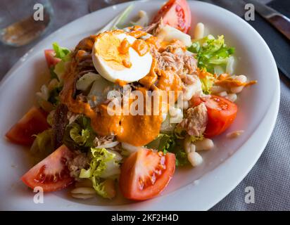 Insalata tradizionale catalana Xatonada Foto Stock