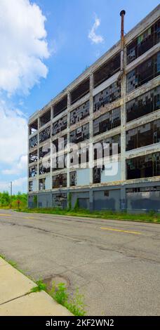 L'abbandonato Fisher Body Plant a Detroit, Michigan, situato nel quartiere storico industriale di Piquette Avenue, oggi in gran parte abbandonato della città. Foto Stock