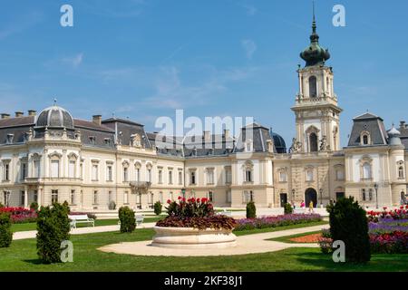 Giardino di fronte al Palazzo Festetics - Keszthely, Ungheria Foto Stock