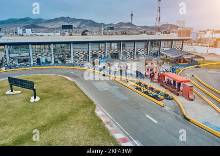 LIMA, ASIA, 2022. Vista aerea dall'alto del Kartodromo Racing Dakart. Canete, Asia, Perù. Foto Stock