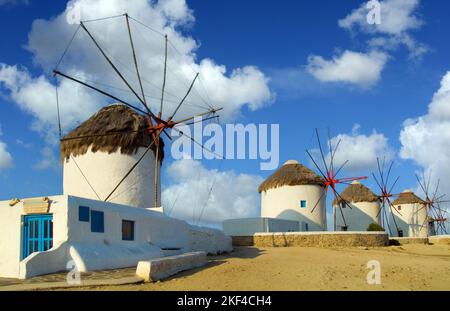 Windmühle auf Mykonos, Kykladen, Griechische Inseln, Griechenland, Insel in der Ägäis, Nebenmeer, Mittelmeer, Foto Stock