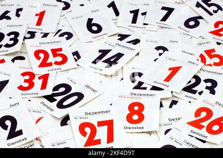 Kalender, Kalenderblatt, Tage, Tag, Kalendertage, Mehrere, Termin, Termine, Abreisskalender, Foto Stock