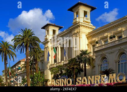 Das Casino Municipale von San Remo in Ligurien, Nordwestitalien. Im pompösen und berühmtesten Spieltempel Italiens hat schon so manch unvorsichtige Sp Foto Stock