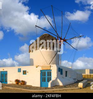 Windmühle auf Mykonos, Kykladen, Griechische Inseln, Griechenland, Insel in der Ägäis, Nebenmeer, Mittelmeer, Foto Stock