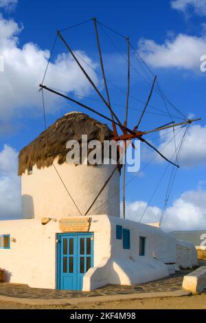 Windmühle auf Mykonos, Kykladen, Griechische Inseln, Griechenland, Insel in der Ägäis, Nebenmeer, Mittelmeer, Foto Stock