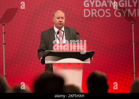 Derek Vaughan si rivolge alla Conferenza del lavoro gallese a Llandudno, Galles, 2017 Foto Stock