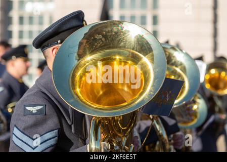 Royal Air Force Band suonando alla sfilata del Lord Mayor's Show nella City of London, Regno Unito Foto Stock