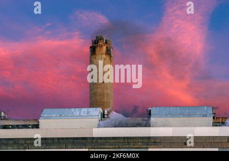 La centrale elettrica di Aberthaw sulla costa di Glamorgan, nel Galles meridionale, non era più utilizzata per generare elettricità. Foto Stock