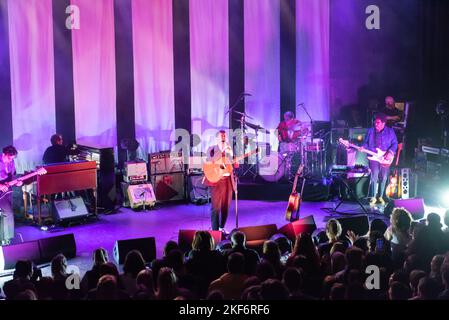 15th novembre 2022, Londra, Regno Unito. Marcus Mumford suona sul palco al Shepherds Bush Empire. Credit: Louise Morris/Alamy Live News Foto Stock